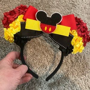Disney’s Classic Mickey Mouse Themed Minnie Ears